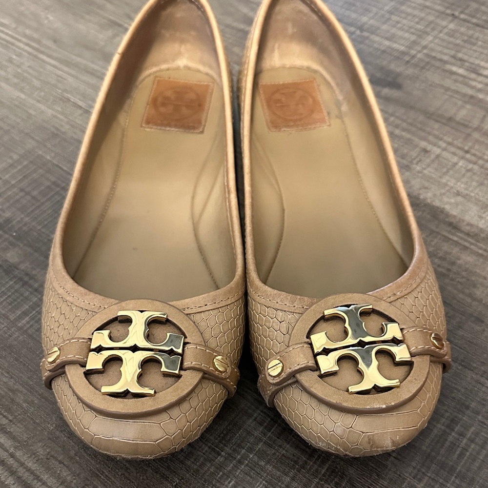 Tory Burch Gold Accent Tan Loafers